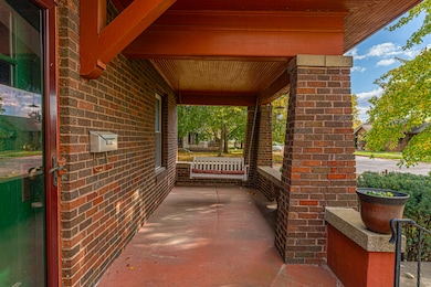 1022 Tremont St, Lincoln, IL 62656 - photo 4