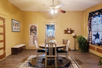 1347 E Houston St, Paris, TX 75460 - photo 7