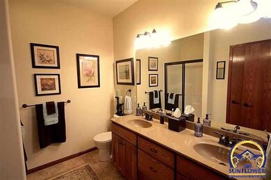 6305 SW 47th Ct, Topeka, KS 66610 - photo 6