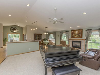 2120 Robert Ct, Marion, IA 52302 - photo 3