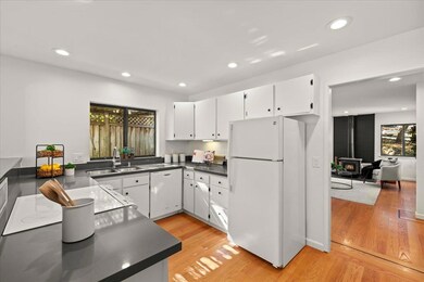 711 Oakview Way, Emerald Hills, CA 94062 - photo 5