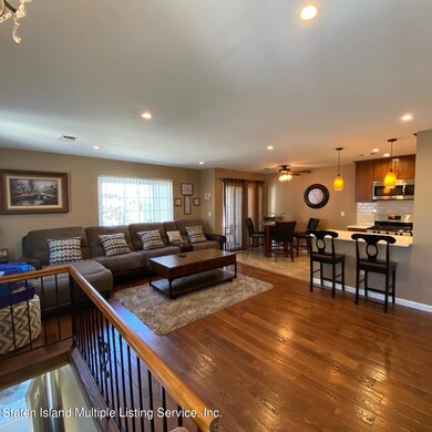 659 Correll Ave unit 208, Staten Island, NY 10309 - photo 3