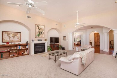 06_family_room