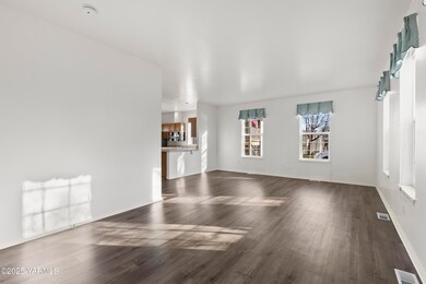 3701 Fairbanks Ave029