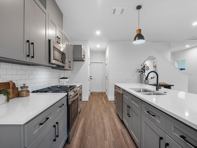 2126 Wavell St, Houston, TX 77088 - photo 4