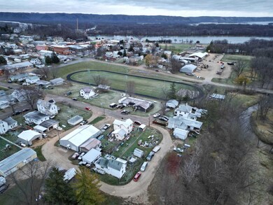 271 S 5th St, Lansing, IA 52151 - photo 4