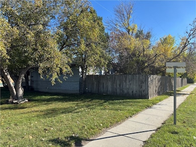 850 1st St W, Hardin, MT 59034 - photo 2