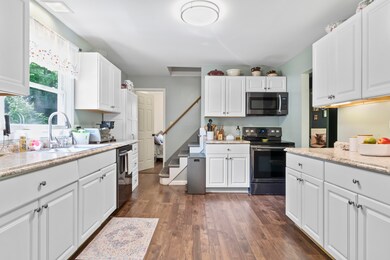 4 E Shore Rd_106