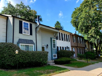 3252 Bolgos Cir, Ann Arbor, MI 48105 - photo 2