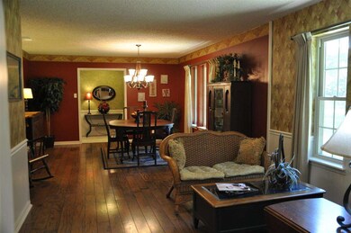 1409 Jeff Davis Dr, Tyler, TX 75703 - photo 4