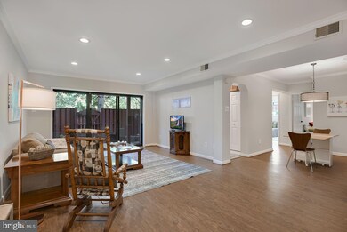 207 Skyhill Rd unit 2, Alexandria, VA 22314 - photo 4