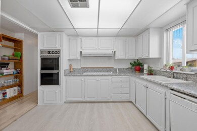 10-web-or-mls-1526 N Dixie Downs 53 - w