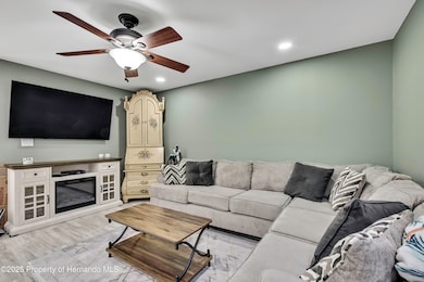 6395 Pinestand Ct (2 of 25)