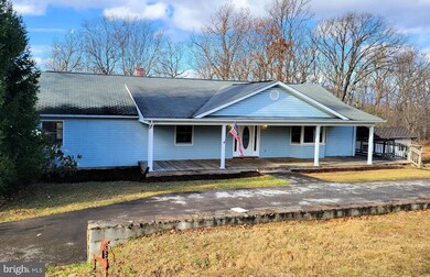 10638 Winchester Grade Rd, Berkeley Springs, WV 25411 - photo 5