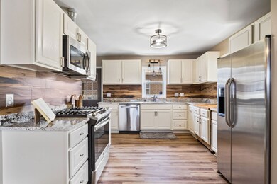 229 N 5th Ave, Beech Grove, IN 46107 - photo 3