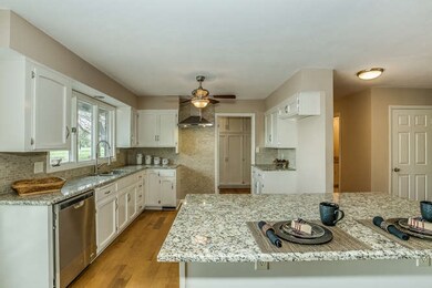 Stunning kitchen with lots of cabinets and room to