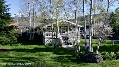 Simmons - Exterior new 3