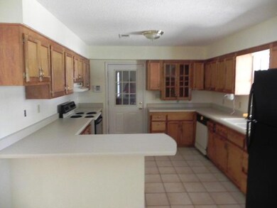 923 Whispering Hollow Kitchen