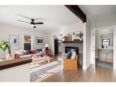 7217 N Catlin Ave, Portland, OR 97203 - photo 4