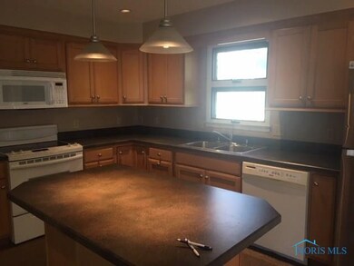 821 Cherry St, Findlay, OH 45840 - photo 5