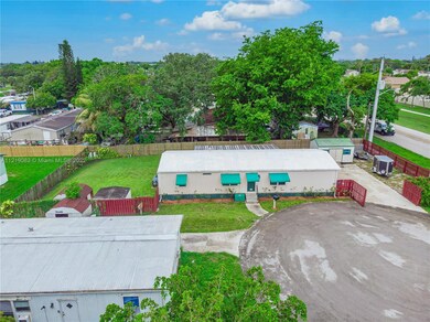 760 SW 135th Way, Davie, FL 33325 - photo 2