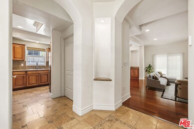 1804 S Barrington Ave unit D, Los Angeles, CA 90025 - photo 7