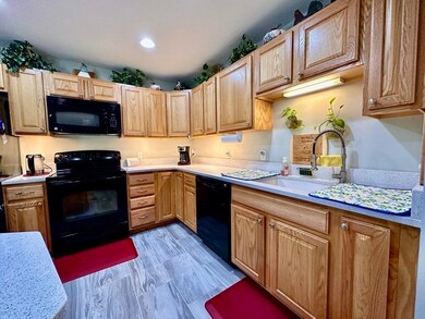 216 Reservoir St unit 311, Holden, MA 01520 - photo 6