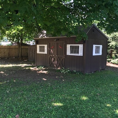 239 East St, South Hadley, MA 01075 - photo 4