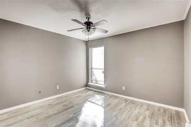 1007 N Clay St unit 2, Ennis, TX 75119 - photo 6