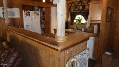Kitchen serving bar