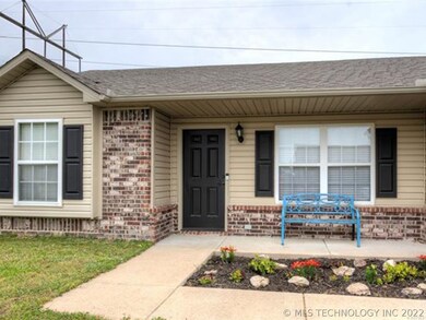 8611 S 264th East Ave, Broken Arrow, OK 74014 - photo 2