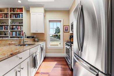 107 1/2 Inman St unit 3, Cambridge, MA 02139 - photo 2