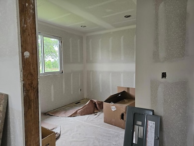 201 10th Ave SE, Pipestone, MN 56164 - photo 3