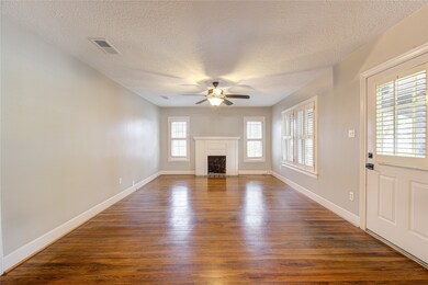 2417 Elmen St, Houston, TX 77019 - photo 4