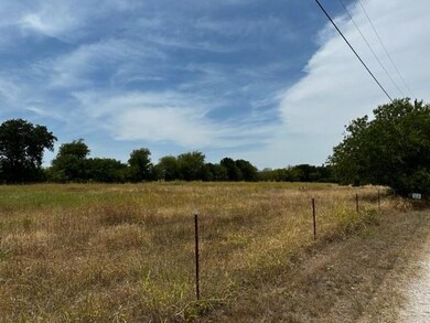 565 Lewis Deas Rd, Wht Settlemt, TX 76108 - photo 3