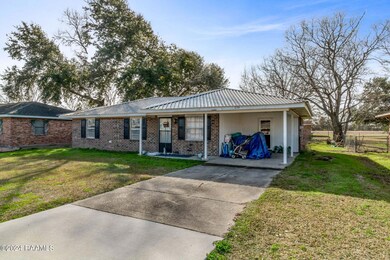 2-web-or-mls-236 Labelle Drive-14