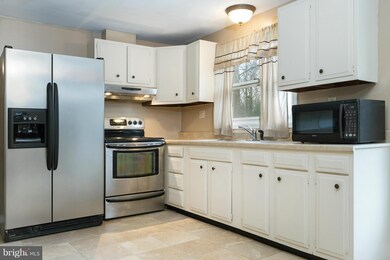 10938 Piedmont Dr, Fredericksburg, VA 22407 - photo 5