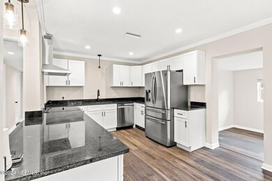 5319 Sunderland Rd, Jacksonville, FL 32210 - photo 6