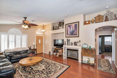 504 W San Remo St Gilbert AZ-large-005-3