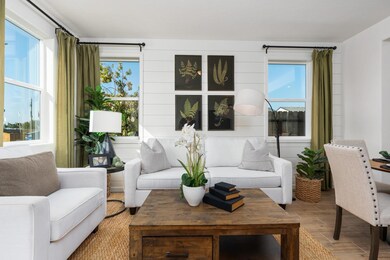 6587 E Blushing Dr, Fresno, CA 93727 - photo 4