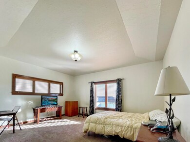 Master bedroom 2416 27th Ave W<|><|>
