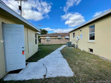 1030 18th St unit C, West Palm Beach, FL 33407 - photo 2