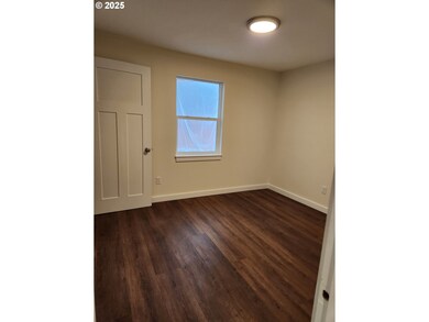 2604 J St, Springfield, OR 97477 - photo 7