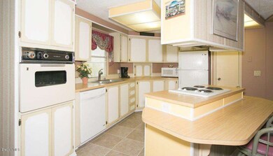 742 Periwinkle - Kitchen 1