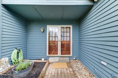 7104 Suzanne Ln, Schenectady, NY 12303 - photo 6