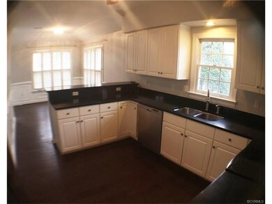 Kitchen w/ Hickory Hardwood Floors, Quartz Counter