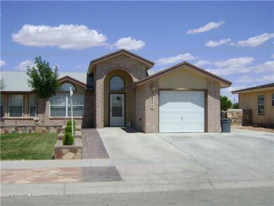 324 Tierra Linda Dr, Horizon City, TX 79928 - photo 2