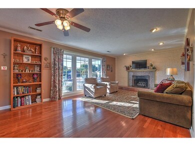 807 Ridgefield Dr, Johnson City, TN 37601 - photo 5