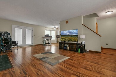 8-web-or-mls-852-hurlock-ln