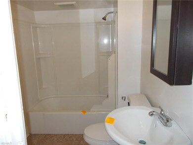 1855 E 34th St, Lorain, OH 44055 - photo 6